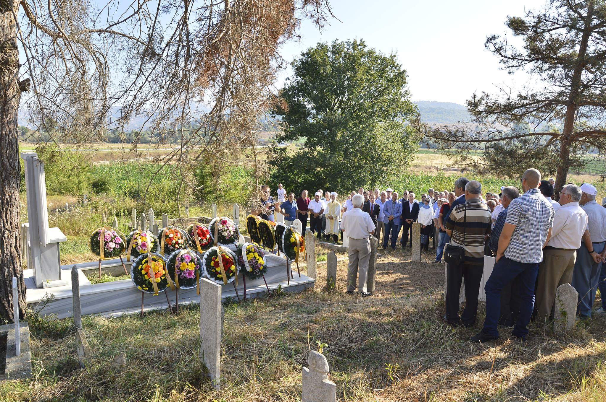 Bulgaristan'ın Mandelası Nuri Turgut Adalı, mezarı başında anıldı
