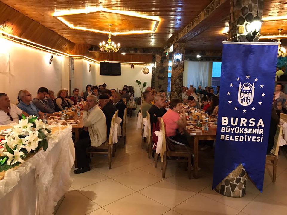 Bursa Büyükşehir Belediyesi'nin Kırcaali'deki iftar yemeği