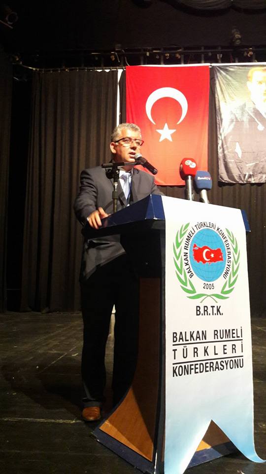 Zürfettin Hacıoğlu, Türkiye'deki göçmen camiasını bölmeyi başardı