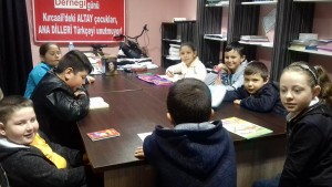 Sürmenler çocukları Türkçe dersinde