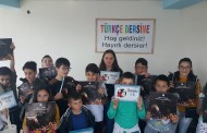 Pendik Belediyesi, Kırcaali'de Türkçe dersi gören çocuklara hediyeler göndermiş...