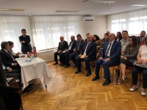 Seminere Filibe, Kırcaali, Burgaz, Paşmaklı, Silistre, Razgrad gibi merkezlerdeki Sivil Toplum Kuruluşları temsilcileri katıldı. 