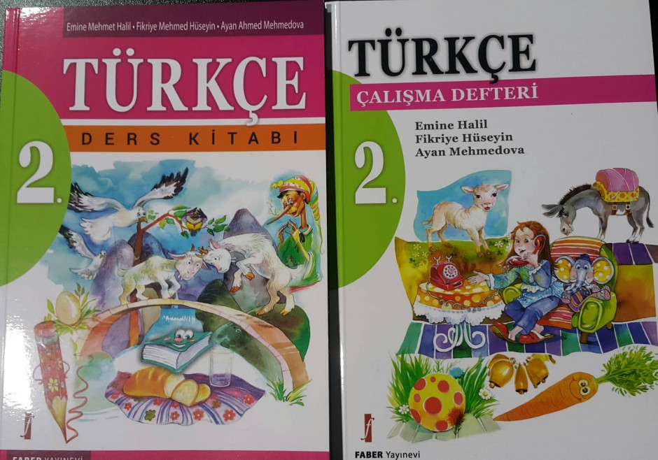 Kırcaali Belediye Başkanı adayı Hasan Aziz, ALTAY Derneğine yeni Türkçe ders kitapları getirdi