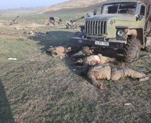 Azerbaycan Türkleri de, Ermenilere, işte böyle "DUR!" diyor. " Ancak bunlar sıradan asker, çeteci Ermeniler  bunların sayesinde başka yerlerde sefa sürüyor.